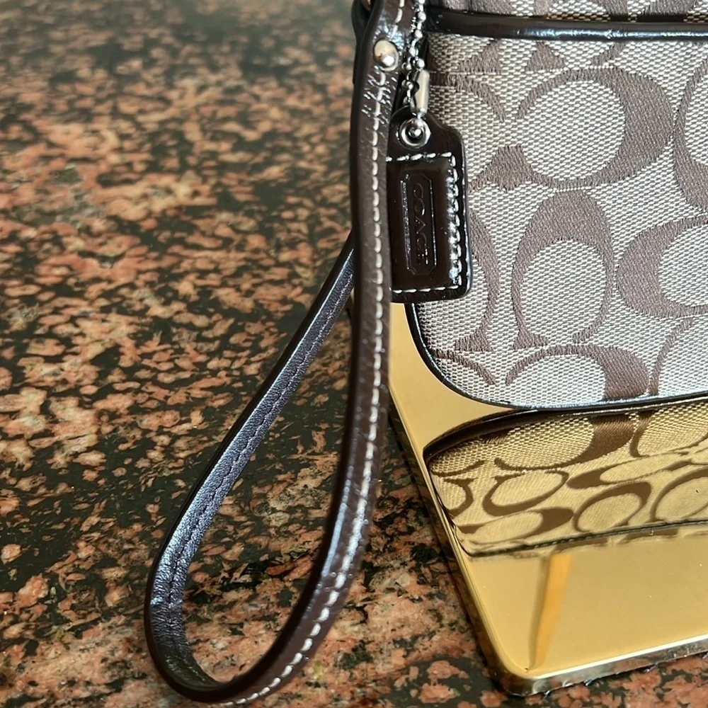 Coach Signature Canvas Wristlet, Brw/Tan EUC, like new - Picture 4 of 6